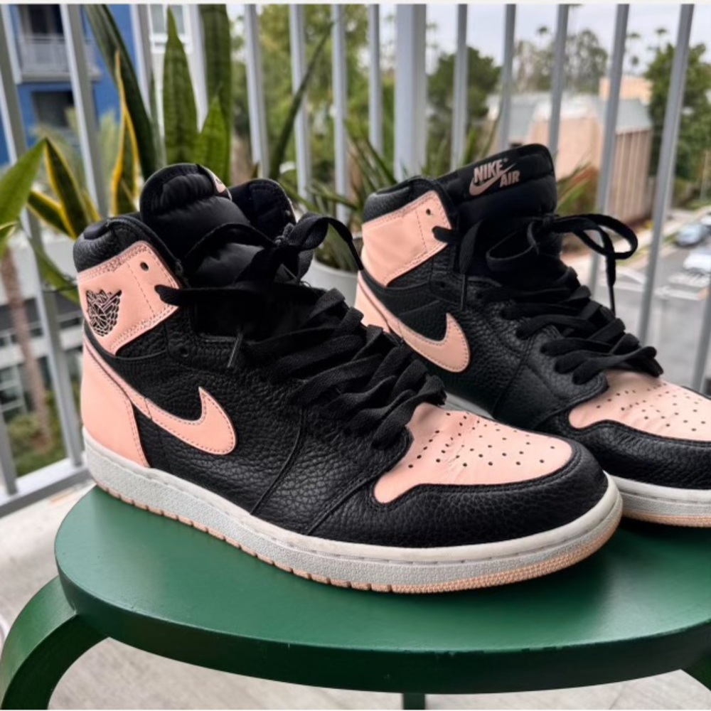 Jordan 1 Retro High Black Crimson Tint.